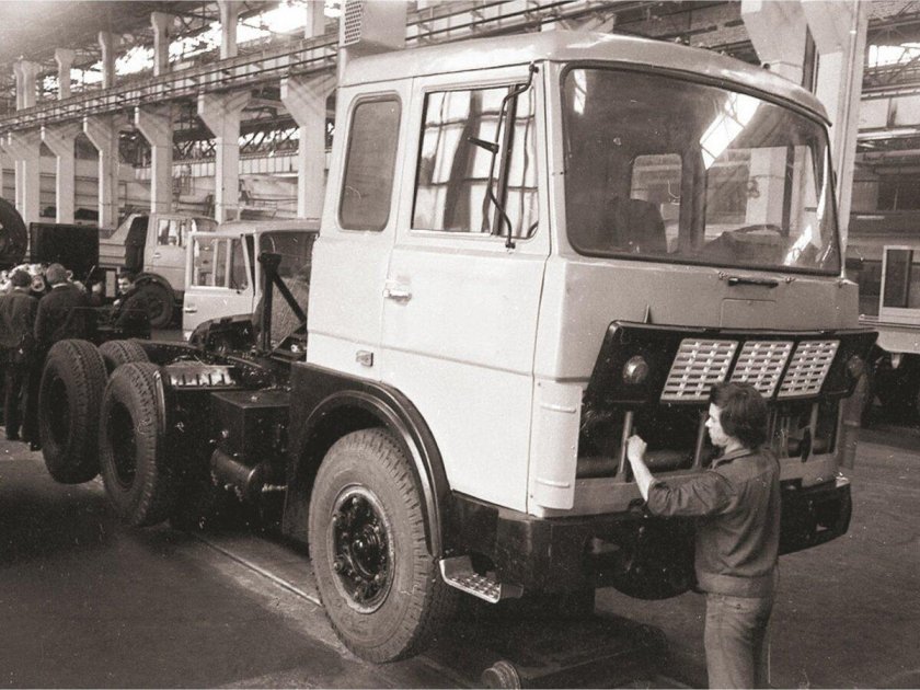 МАЗ-6422 опытный