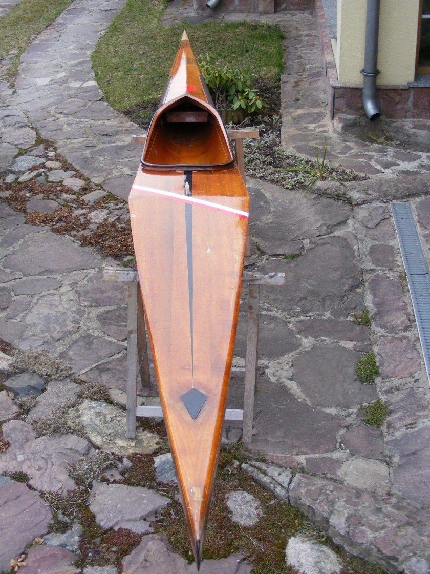 Байдарка спортивная