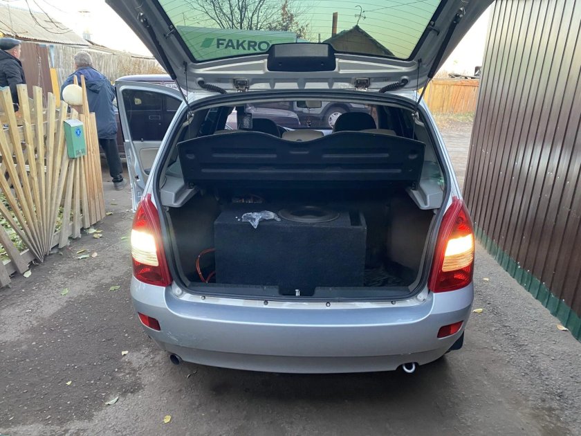 Тойота Авенсис универсал багажник