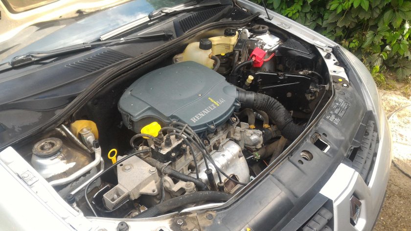 Как помыть двигатель Рено Лагуна 2