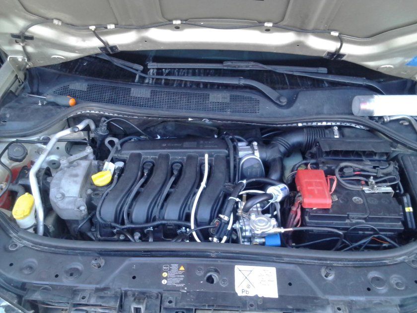 Renault Megane 2 под капотом