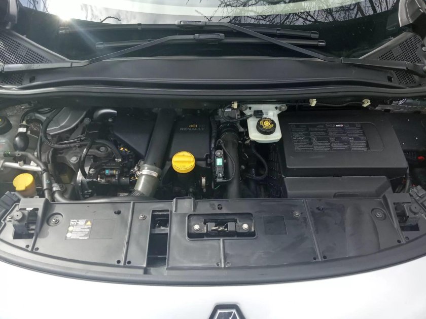 Renault Scenic 2 под капотом