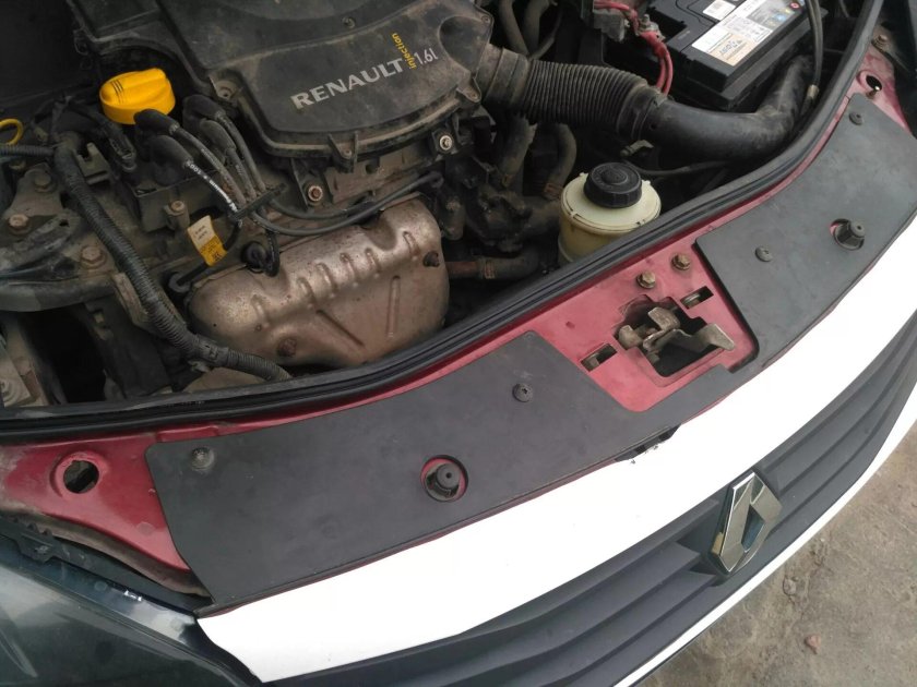 Сандеро 2 под капотом