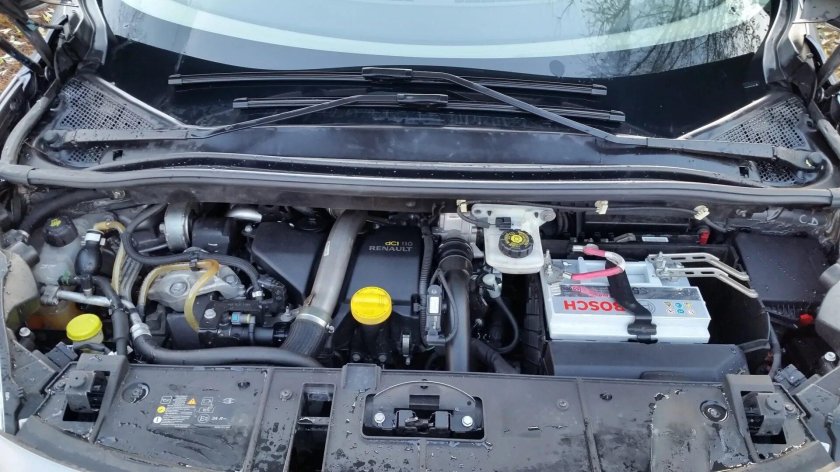 Рено Лагуна 3 под капотом