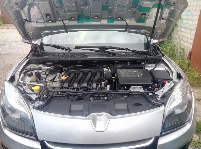 Меган 2 1.6 под капотом