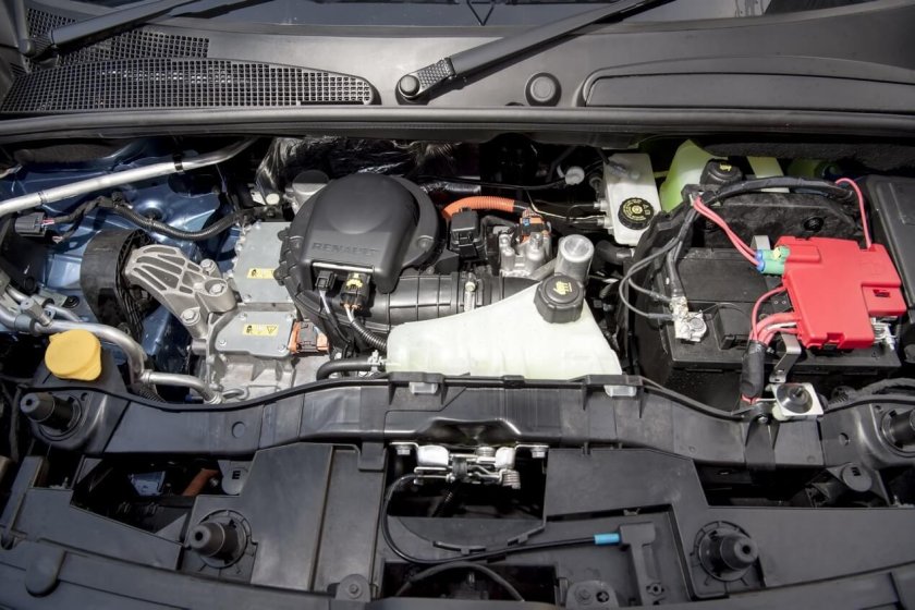 Renault Kangoo 1.4 моторный отсек