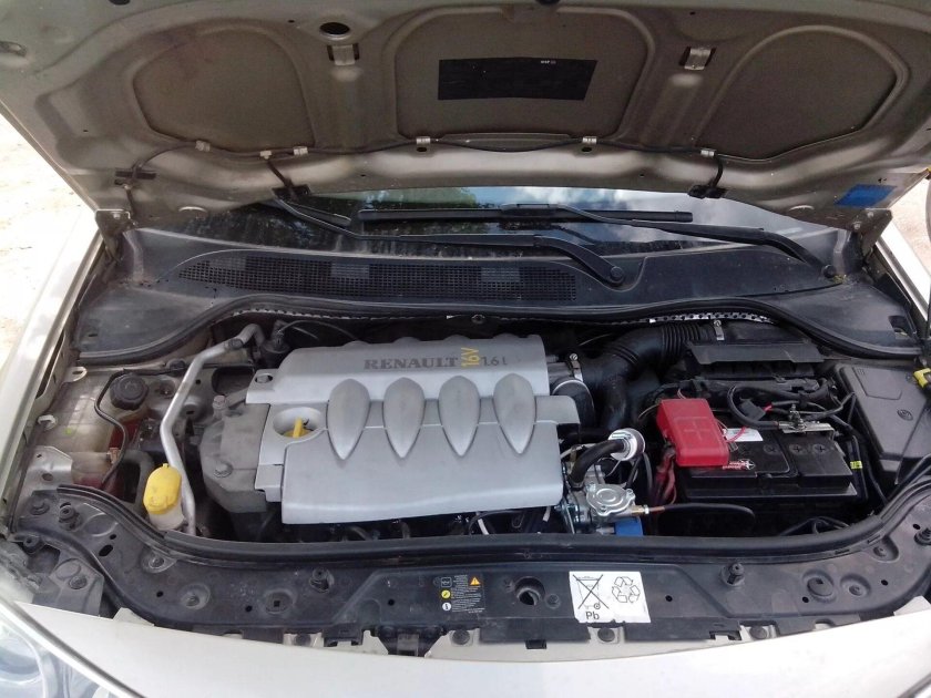 Рено Меган 2 под капотом