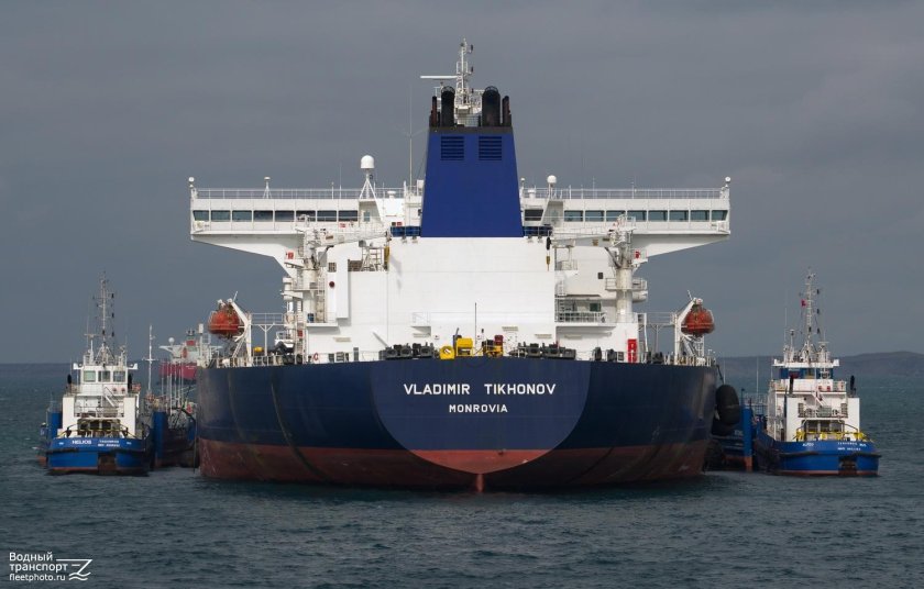 Танкер Владимир Тихонов