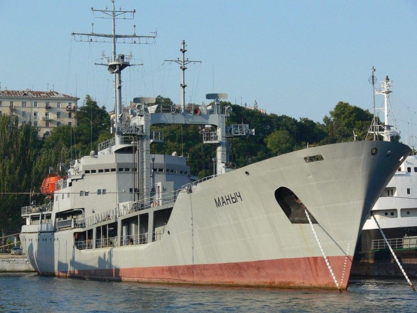 Морской танкер Маныч