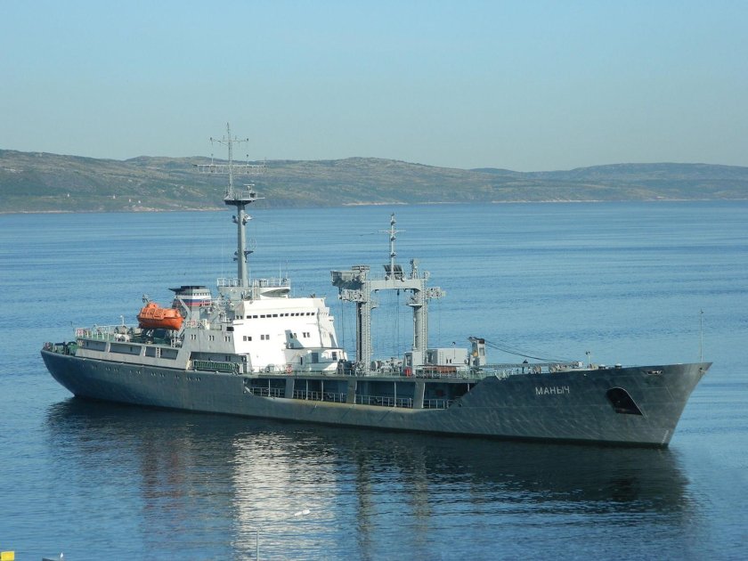 Морской танкер Маныч