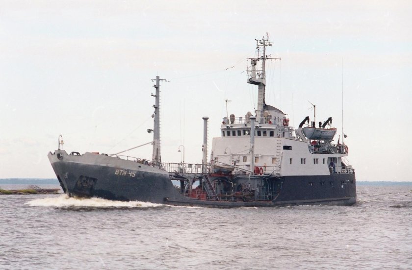 Маленькое судно