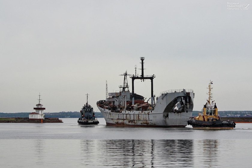 Спасательное судно Карпаты