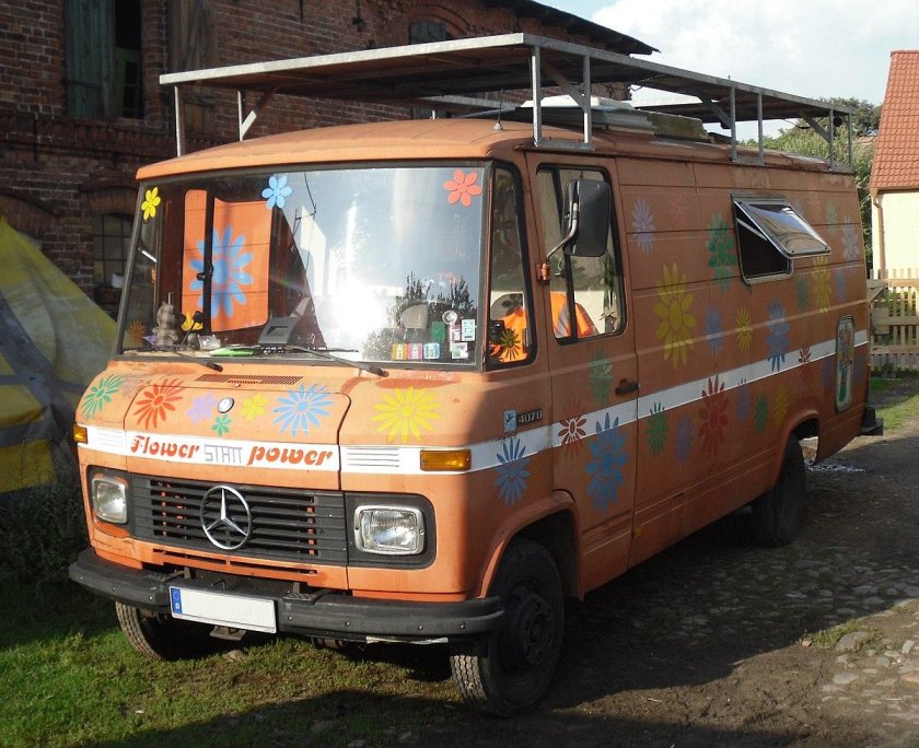 Mercedes Benz 407 d t2