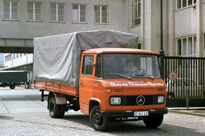 Mercedes-Benz t2