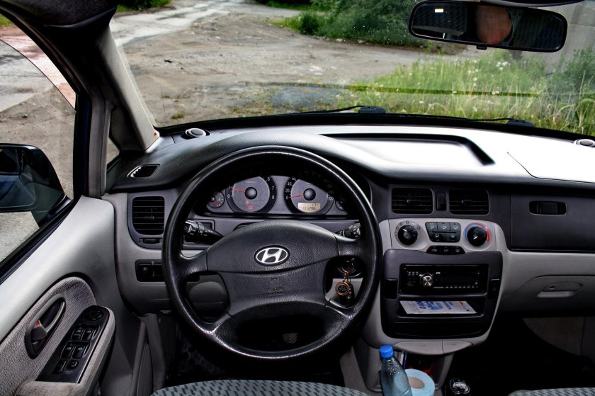 Hyundai Trajet 2.0 салон
