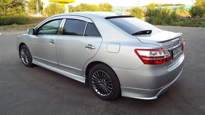 Тойота Премио 260