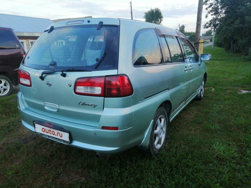 Nissan Liberty 1999