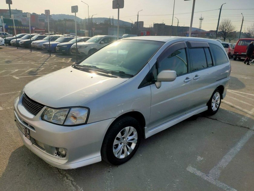 Nissan Liberty 1999