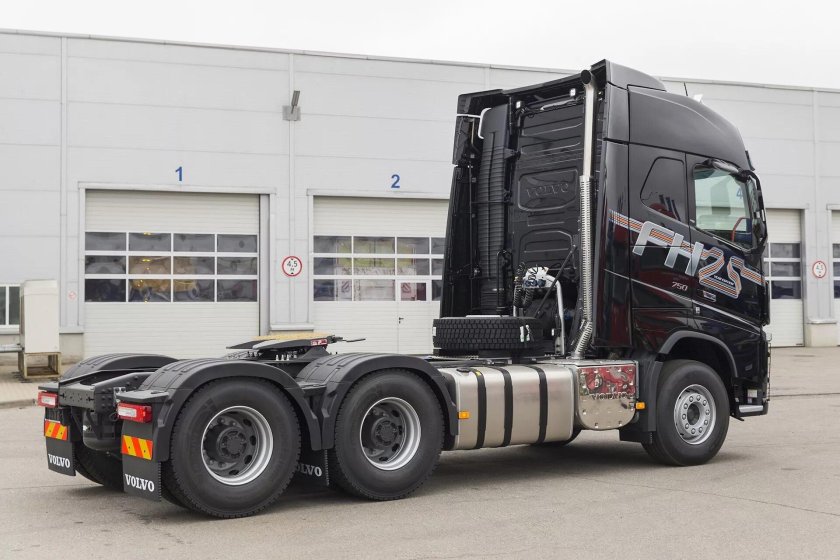 Volvo FH 6x4 седельный