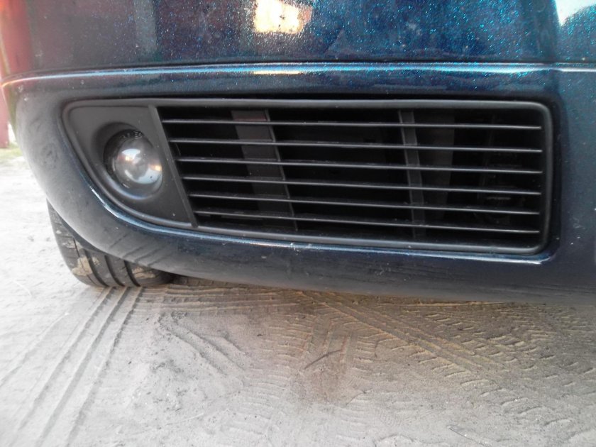 Audi a2 заглушки в бампер под противотуманки