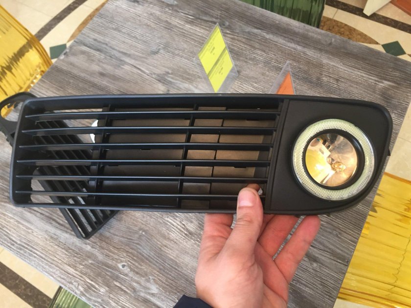 Решетка бампера ПТФ Ауди а6 с5