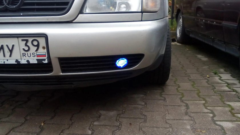 ПТФ В бампер Ауди а6 с4