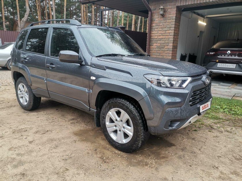 Нива Тревел