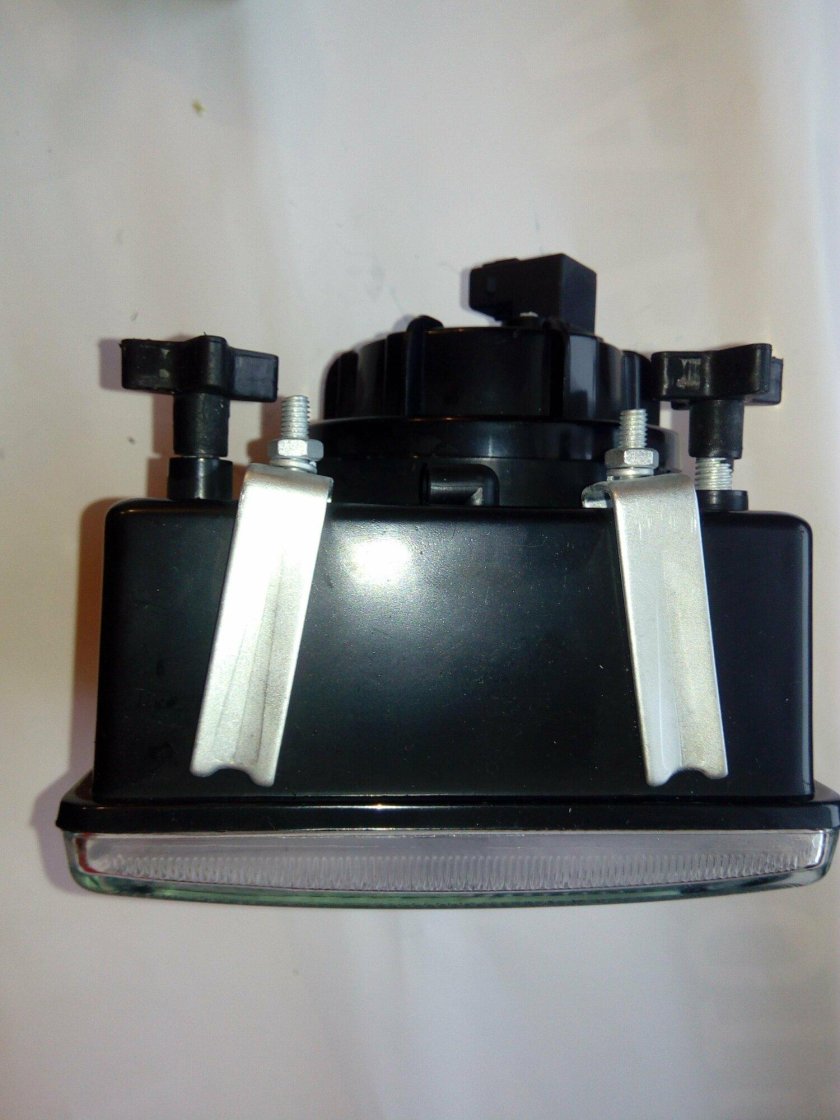 ФГ-308 фара передняя квадратная