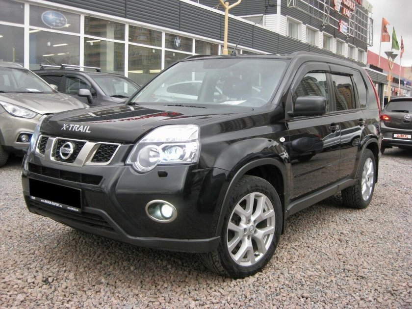 Nissan x-Trail 2010 черный