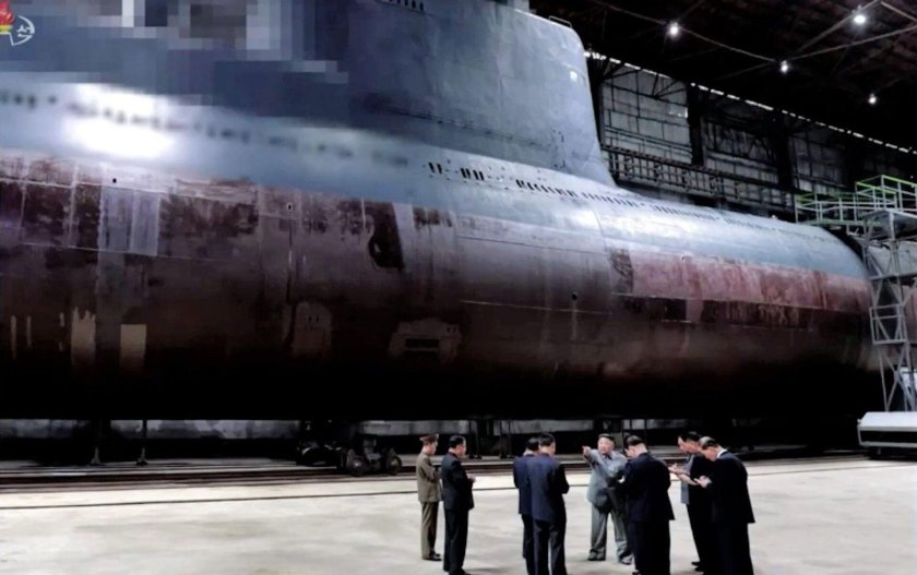 Подводная лодка КНДР