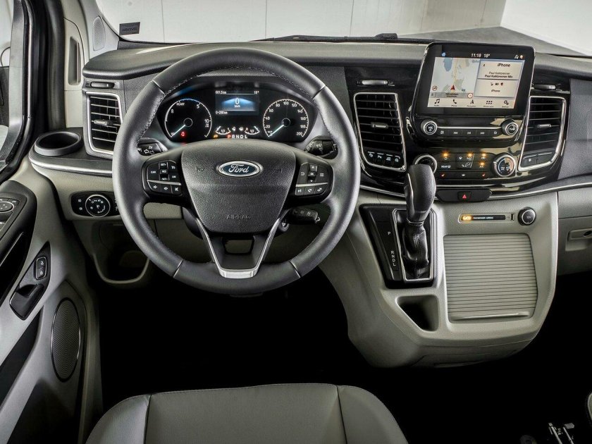 Ford Tourneo Custom 2017 салон
