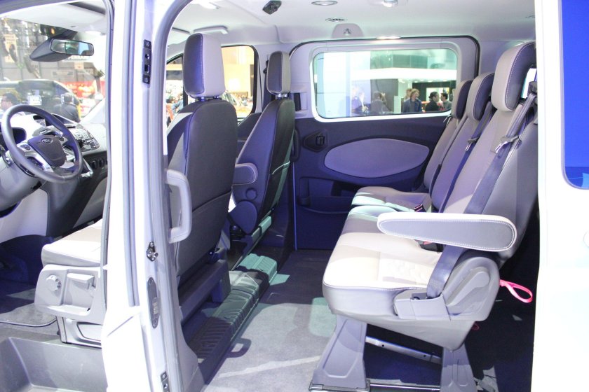 Микроавтобус Ford Tourneo салон