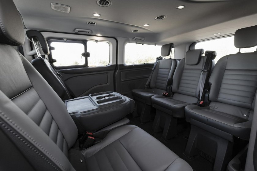 Ford Tourneo Custom 8 Seats