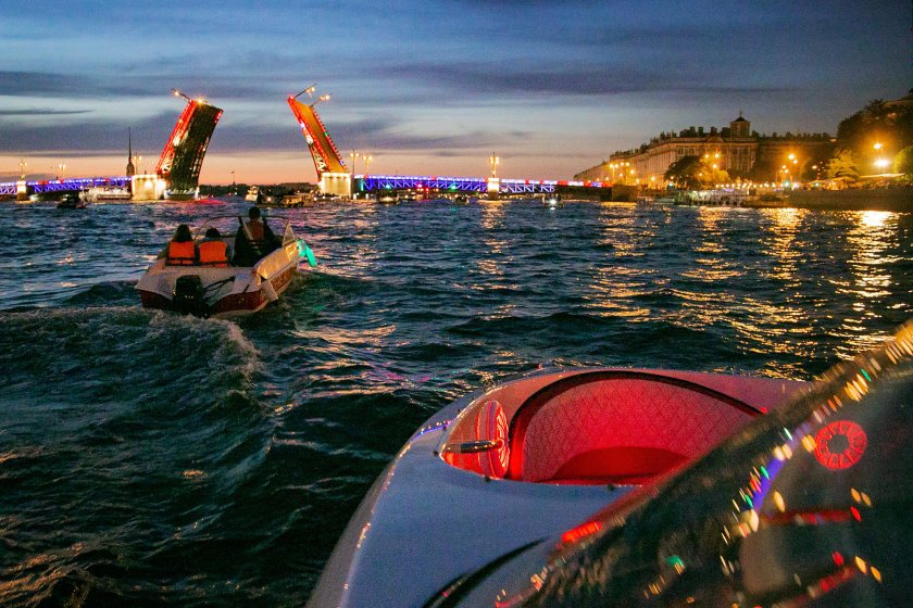 Катер на Неве Санкт-Петербург