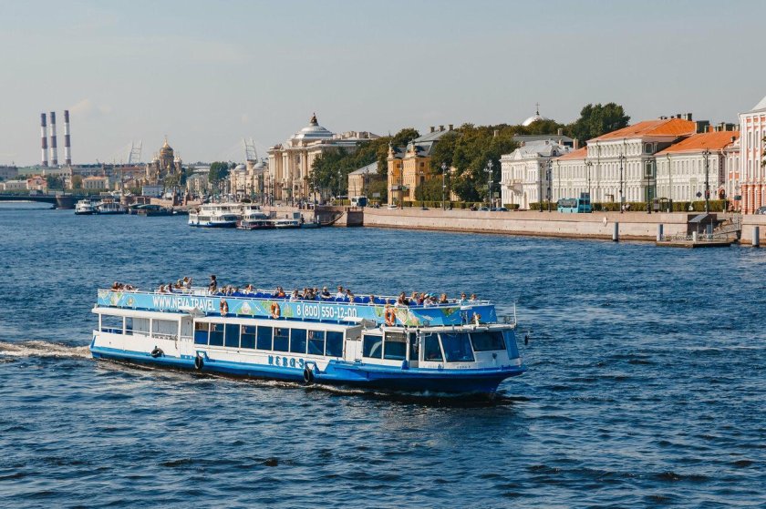 Теплоход Нева 3