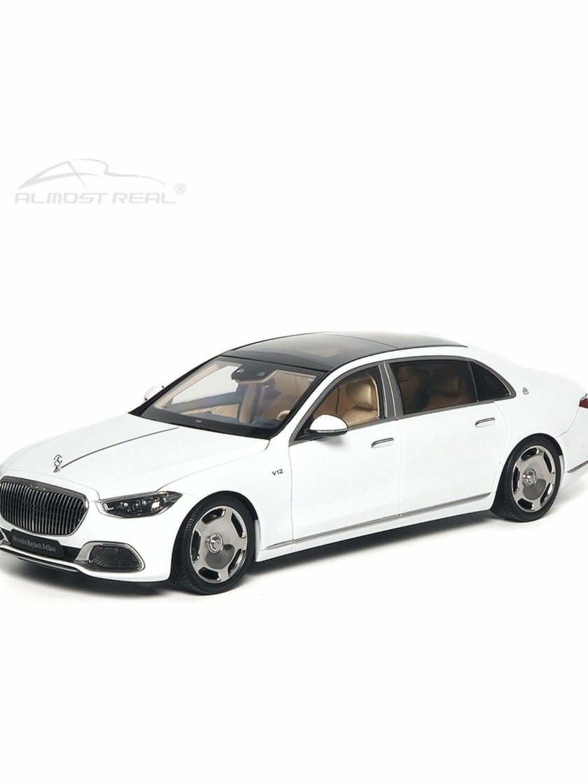 Белый Майбах 223