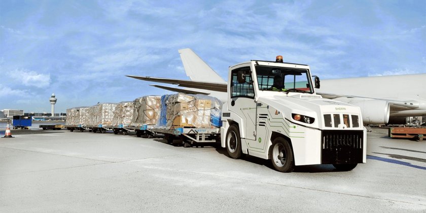 Аэродромный тягач Goldhofer