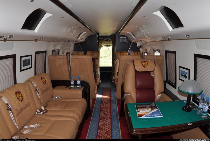 Салон вертолета ми-8