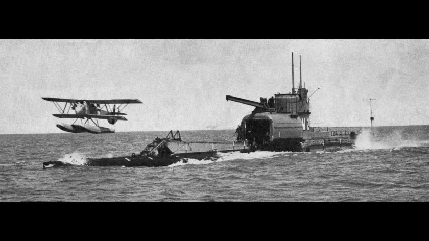 Японская подводная лодка авианосец