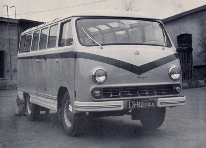 РАФ машина 977