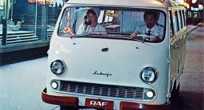 Советский микроавтобус РАФ 977