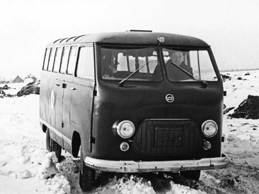 РАФ-977 микроавтобус СССР