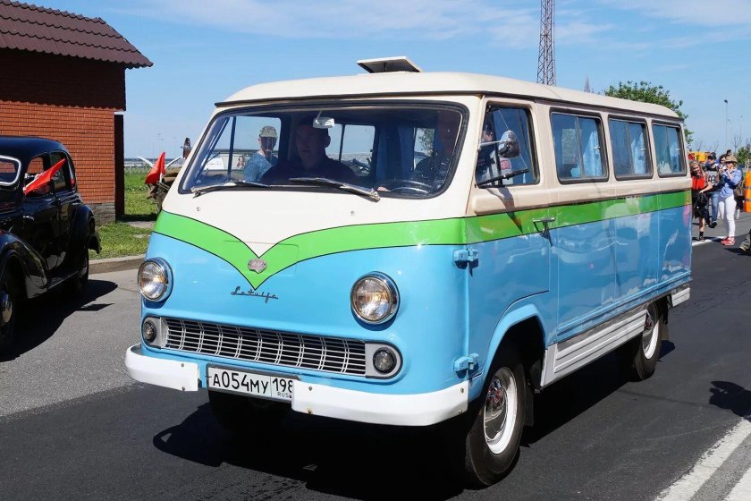 РАФ-977е турист