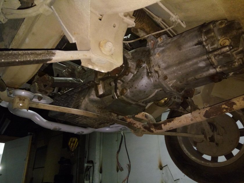 Двигатель Москвич 2141 с КПП