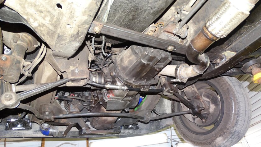 Москвич 2141 снизу