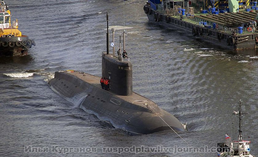 Буксировка подводной лодки