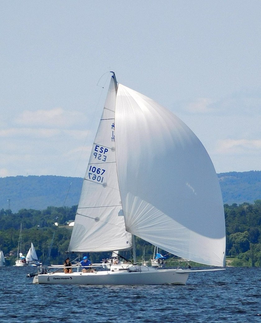 Спинакер Парус