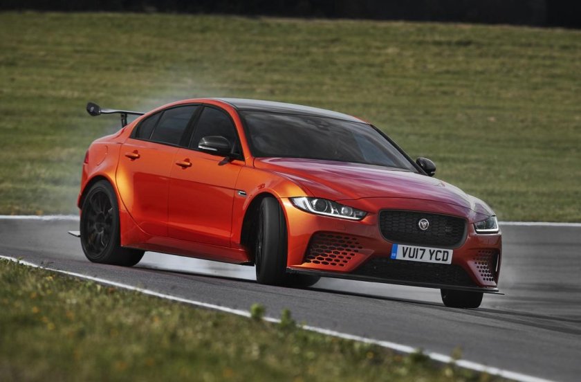 Ягуар xe SV Project 8