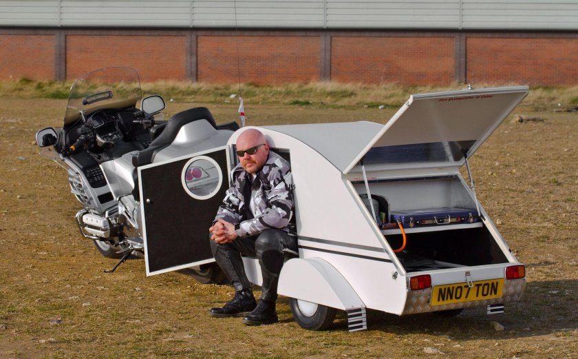 Мотоприцеп кемпер