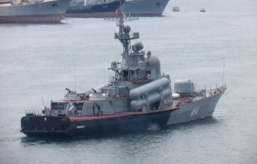 Ракетный катер молния 12411